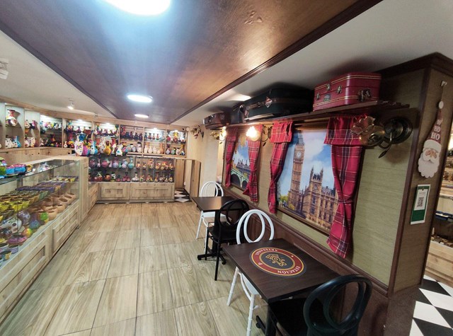 Mobiliario comercial que impulsa tu negocio en Vigo - Imagen 1